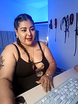 Snapshot of AndreaKinky chatting on 10.07.25 AndreaKinky online show from 10.07.25