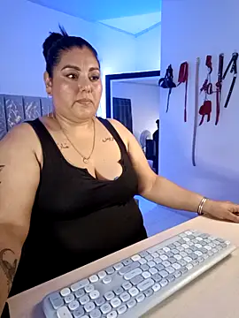 Snapshot of AndreaKinky chatting on 10.10.25 AndreaKinky online show from 10.10.25