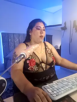 Snapshot of AndreaKinky chatting on 10.14.25 AndreaKinky online show from 10.14.25