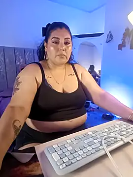 Snapshot of AndreaKinky chatting on 10.30.25 AndreaKinky online show from 10.30.25