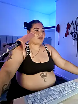 Snapshot of AndreaKinky chatting on 11.13.25 AndreaKinky online show from 11.13.25