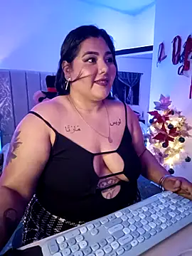 Snapshot of AndreaKinky chatting on 12.05.25 AndreaKinky online show from 12.05.25