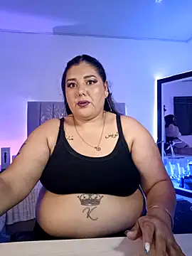 Snapshot of AndreaKinky chatting on 12.17.25 AndreaKinky online show from 12.17.25