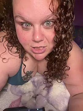 Snapshot of Fatpussybigass chatting on 06.13.26 Fatpussybigass online show from 06.13.26