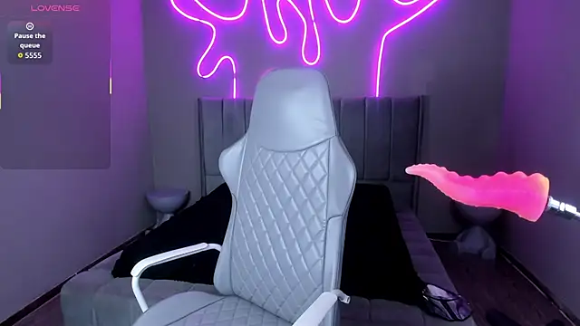 Sabrina bloom online show from 09.13.25