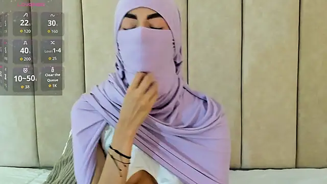  Zahiira  online show from 10.18.25