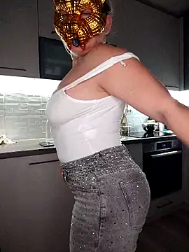 BigAssMom  online show from 04.05.26