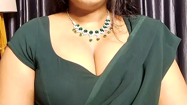 Snapshot of Webrowncouple chatting on 11.12.25 Webrowncouple online show from 11.12.25