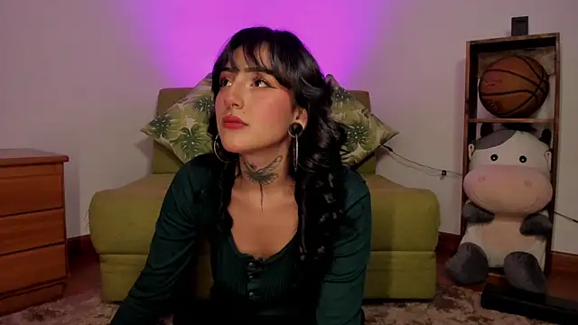 Snapshot of lola_n_apolo chatting on 10.03.25 lola n apolo online show from 10.03.25