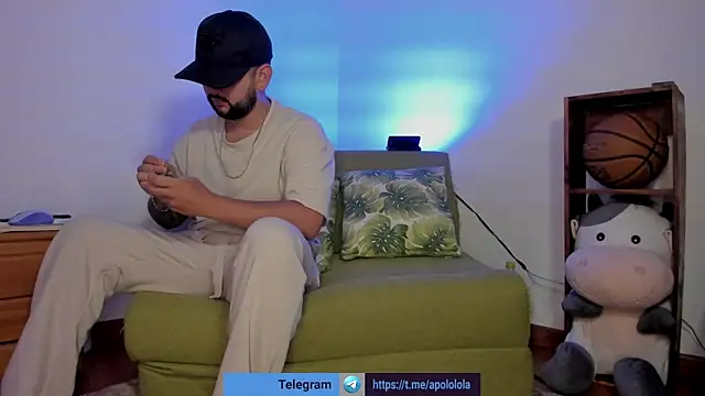 Snapshot of lola_n_apolo chatting on 10.06.25 lola n apolo online show from 10.06.25