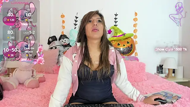 Snapshot of Ariana-Fernandez chatting on 10.23.25 Ariana-Fernandez online show from 10.23.25