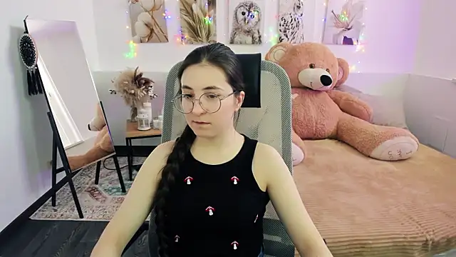 Snapshot of VirtuallVoyant chatting on 02.24.26 VirtuallVoyant online show from 02.24.26