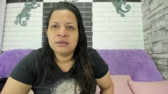 Snapshot of Sandra_Milf_love chatting on 09.20.25 Sandra Milf love online show from 09.20.25