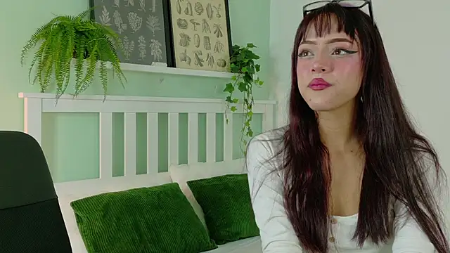 Taylorsmitth  online show from 10.15.25