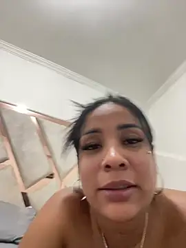 Snapshot of MarianaaSantos chatting on 05.15.26 MarianaaSantos online show from 05.15.26