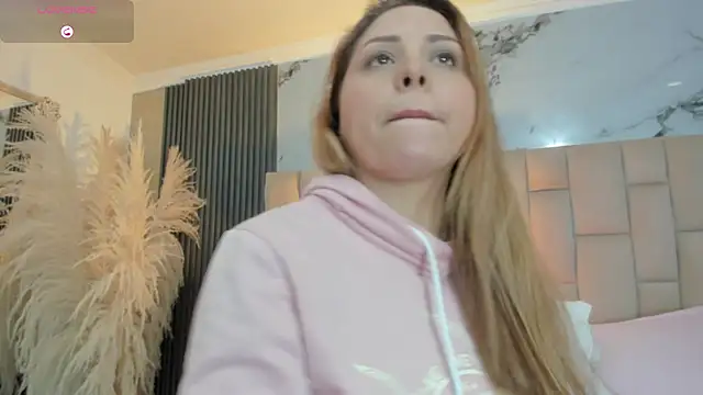 cloesummerr  online show from 03.27.26