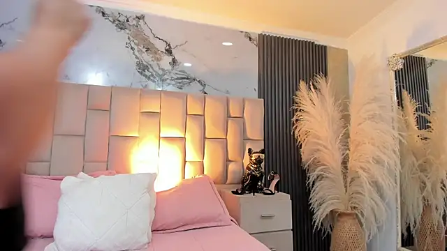 cloesummerr  online show from 04.01.26