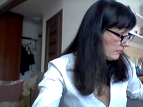 Snapshot of Elena48324 chatting on 04.23.26 Elena48324 online show from 04.23.26