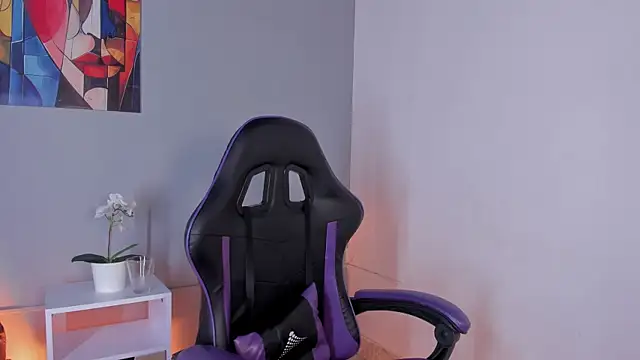 Zafiro  Brown online show from 04.10.26