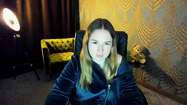 Snapshot of Sofii_darling chatting on 04.19.26 Sofii darling online show from 04.19.26