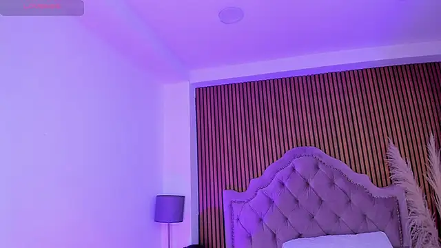 Starbutterflyy  online show from 01.09.26