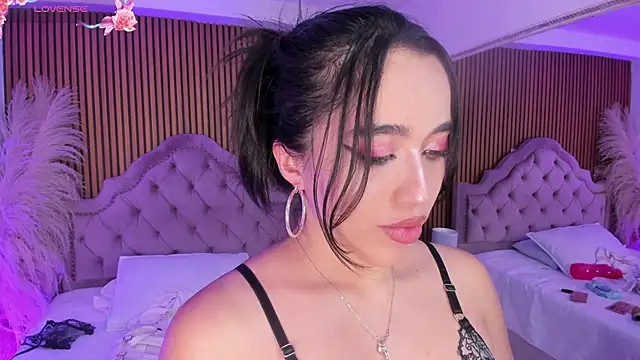 Starbutterflyy  online show from 03.31.26