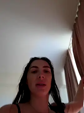 Snapshot of AmandaStoun chatting on 09.18.25 AmandaStoun online show from 09.18.25