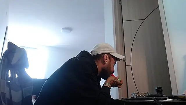 Snapshot of malek_xarx_ chatting on 05.28.26 malek xarx online show from 05.28.26