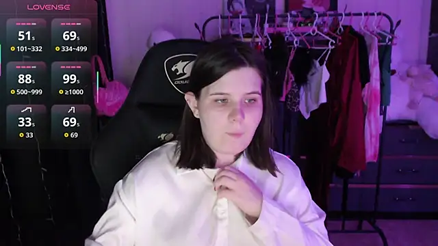 Snapshot of AmyVibess chatting on 07.17.26 AmyVibess online show from 07.17.26