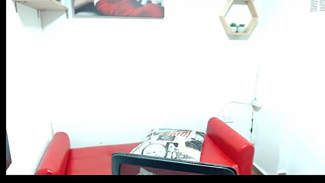 Snapshot of DIVAX_MONSERRAT chatting on 05.25.26 DIVAX MONSERRAT online show from 05.25.26