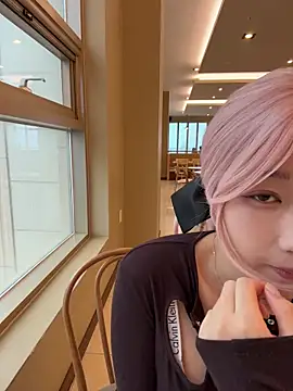 Snapshot of winter11 chatting on 09.17.25 winter11 online show from 09.17.25