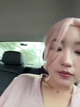 Snapshot of winter11 chatting on 09.27.25 winter11 online show from 09.27.25