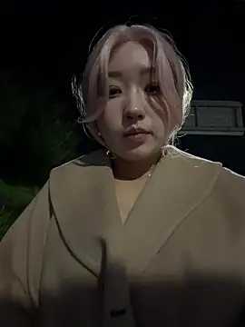 Snapshot of winter11 chatting on 10.19.25 winter11 online show from 10.19.25