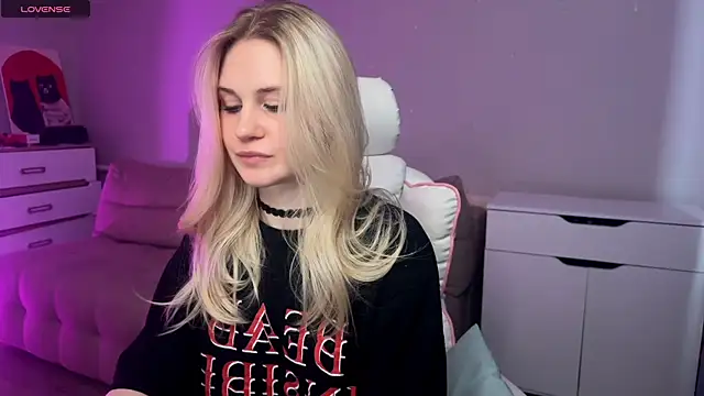 Sofia Kenwood online show from 02.20.26