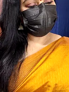 Snapshot of honey-flower chatting on 10.07.25 honey-flower online show from 10.07.25