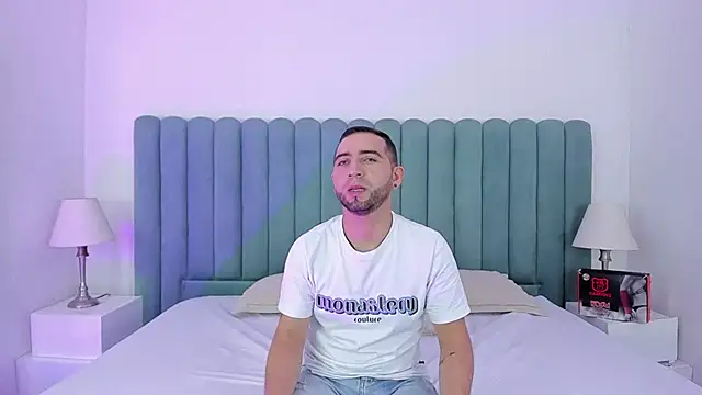 Snapshot of Lushian_ chatting on 05.15.26 Lushian online show from 05.15.26