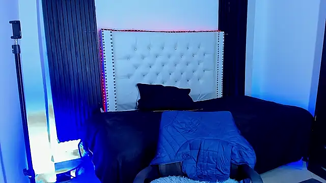 Latin Boyss  online show from 10.19.25