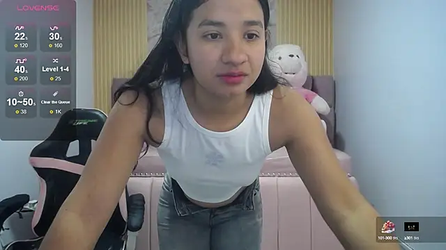 Snapshot of Irina_evans_s1 chatting on 09.29.25 Irina evans s1 online show from 09.29.25