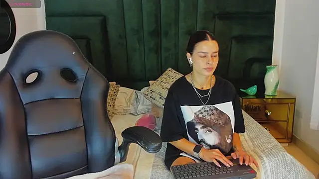 valerieMattson online show from 10.31.25