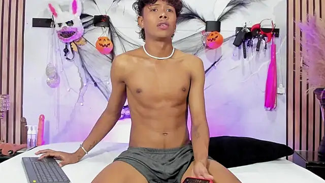 MilthonDelis online show from 10.31.25