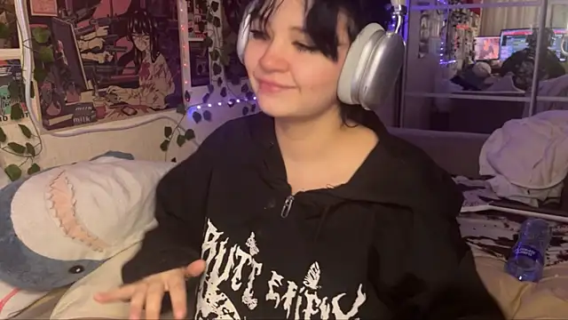 nikoli naw online show from 10.16.25