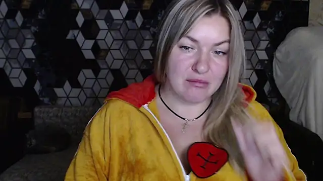 Snapshot of NikaSkylink chatting on 02.06.26 NikaSkylink online show from 02.06.26