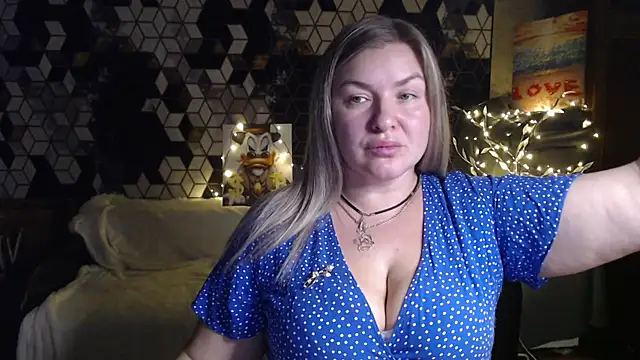 Snapshot of NikaSkylink chatting on 02.20.26 NikaSkylink online show from 02.20.26