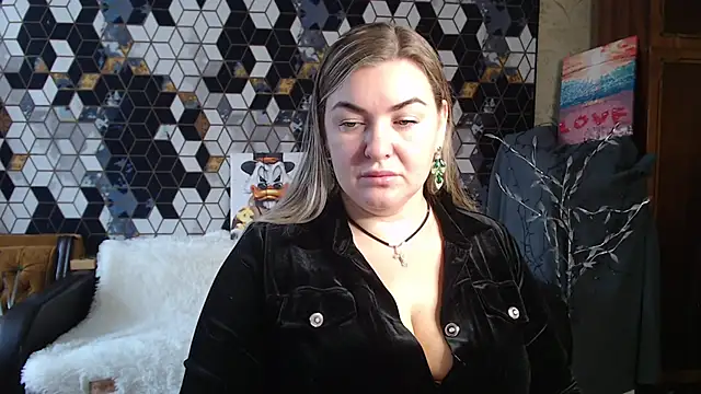 Snapshot of NikaSkylink chatting on 02.26.26 NikaSkylink online show from 02.26.26