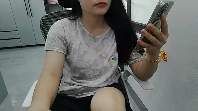 Snapshot of Emachiii chatting on 05.14.26 Emachiii online show from 05.14.26