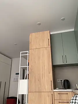 ElizabetBlack online show from 10.27.25