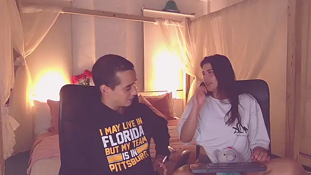 Snapshot of Laila_asher chatting on 11.18.25 Laila asher online show from 11.18.25