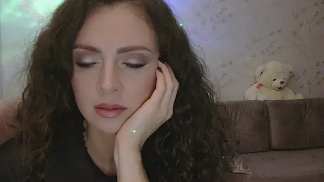 Amber Carrol online show from 11.28.25