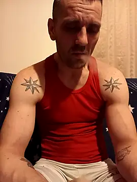 Snapshot of YzabellFabioo chatting on 02.18.26 YzabellFabioo online show from 02.18.26