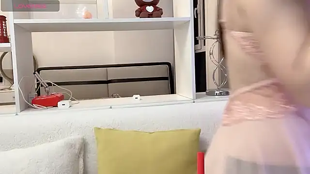 LunaDeVaal online show from 04.23.26